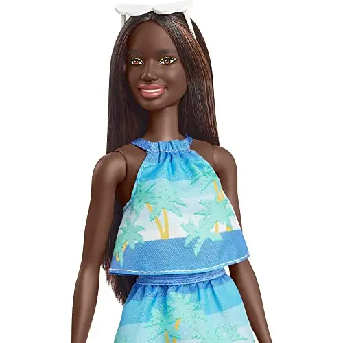 Barbie GRB37 - Loves the Ocean Puppe im Meeres-Print Rock & Top (ca. 30 cm groß, brünett), aus recyceltem Kunststoff, mit Mode und Zubehörteilen, Spielzeug Geschenk für Kinder von 3 bis 7 Jahren - Angeltoys